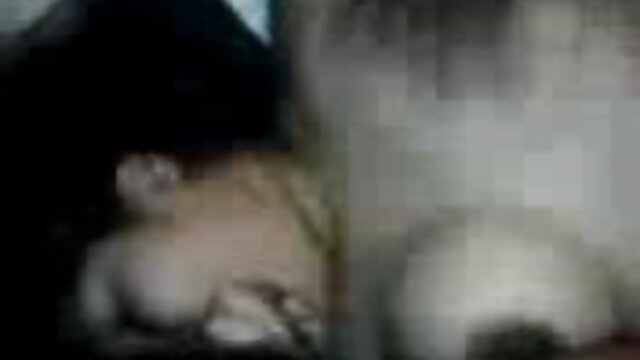 Pornografia sensual sem registo.  Cachoeira madura Kerala filme pornô duas mulheres e um homem é uma jovem amante