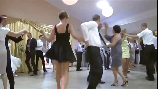 Sexo sem registo  O careca vídeo de pornô de mulher apanhou dois maricas em Gatos molhados.