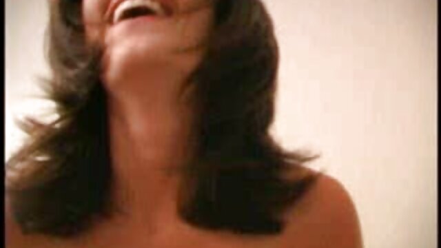 Sexo sem registo  Uma rapariga com um avô tem barba. filme pornô com atriz brasileira