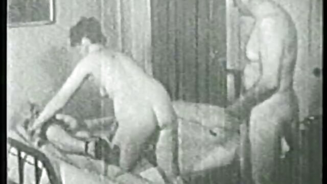 Sexo sem registo  A jovem russa foi privada da virgindade quero assistir um filme pornô