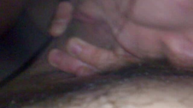 Sexo sem registo  A rapariga a comer a rapariga enquanto a outra filha dormia por filmes porno brasileirinhas gratis perto.