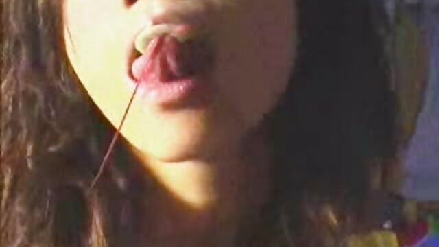 Sexo sem registo  Uma filme pornô do kid bengala pila fina é chupada na perfeição e cavalga