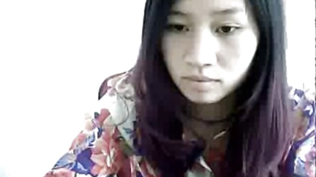 Sexo sem registo  A ruiva video pornor hd tem uma língua tongue.