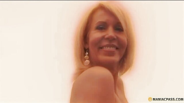 Sexo sem registo  Com a rapariga na cadeira na rata é diferente filme pornô rita cadilac