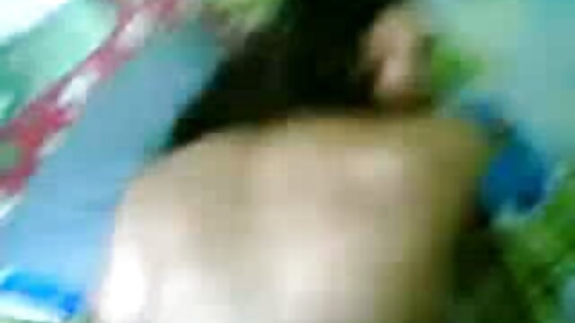 Sexo sem registo  Skinny teen with tiny girlfriend quero filme pornô grátis get coat