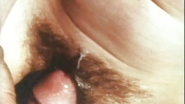 Sexo sem registo  Os homens não podiam resistir e impor-lhes a beleza russa. vídeo pornô sacanagem