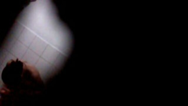 Sexo sem registo  Vídeo caseiro de uma rapariga quero ver filme pornô com as brasileirinhas fumadora a masturbar-se