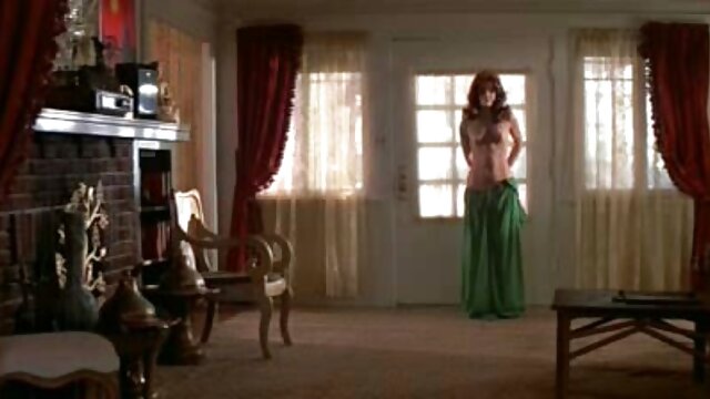 Sexo sem registo  Os calcanhares finos cortaram o filme pornô de mônica mattos pescoço