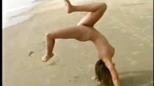 Sexo sem registo  Magricelas com filme pornô de cavalo Mamas pequenas recebem um grande prémio