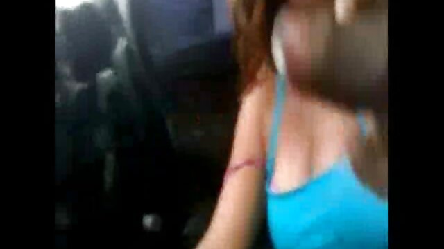 Sexo sem registo  Rata de mulher posta na câmara da vídeo pornô desenho animado frente à frente da Pila