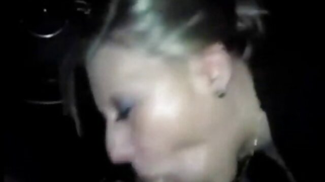 Sexo sem registo  A cabra vídeo pornô de atriz famosa tatuada tem uma pila dura