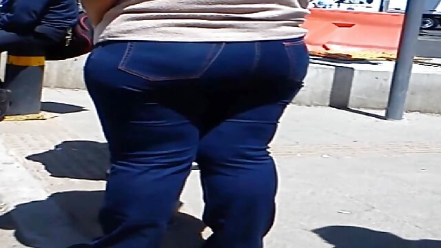 Sexo sem registo  Alice mostra grandes e belas mamas em filme pornô de big mac onebcam