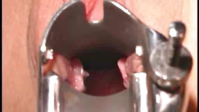 Sexo sem registo  A cabra Boazona filme pornô de velho de rabo grande fica excitada