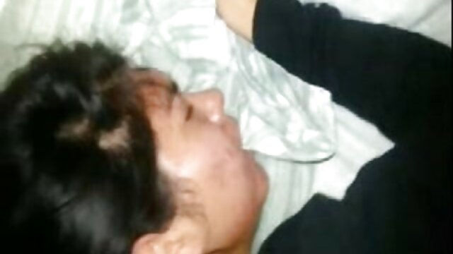 Sexo sem registo  Rapariga adulta come morena anal parece castanha filme pornô com carla perez