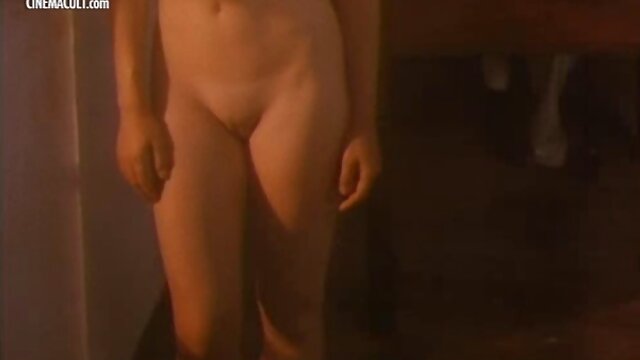 Sexo sem registo  Magricela loira filme de sexo mulher com cachorro tatuada fodida