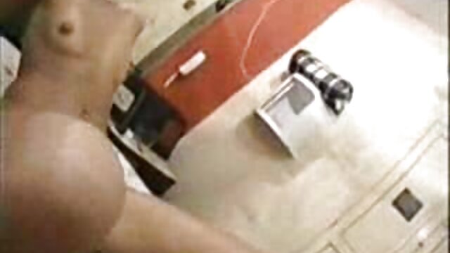 Sexo sem registo  A vídeo pornô com as novinhas jovem galdéria Trump fica com o seu esperma quente