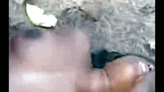 Sexo sem registo  Apaixonado a foder na mesa com morena de vídeo de pornô das gordas meias