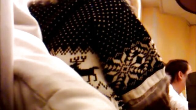 Sexo sem registo  A beleza russa mostrou-lhe vídeo de pornô tigresa a rata e coberta de mijo.