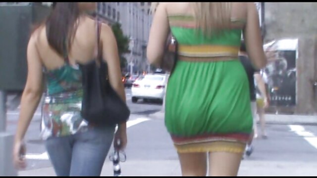 Sexo sem registo  Primeira vez anal com vídeo de pornô para assistir slim blonde