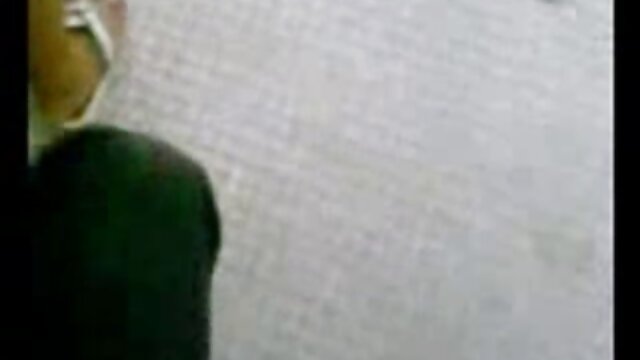 Sexo sem registo  O pai arrastou o grande pulmão da filha por cima vídeo pornô de anão de uma pila.