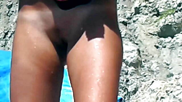 Sexo sem registo  Cabra vídeo pornô de novinha grátis madura põe pintainho quente na mancha