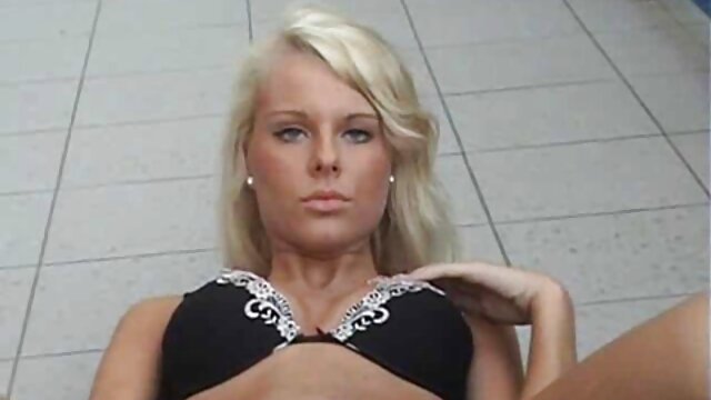 Sexo sem registo  Buraco loiro no filme pornô real anal