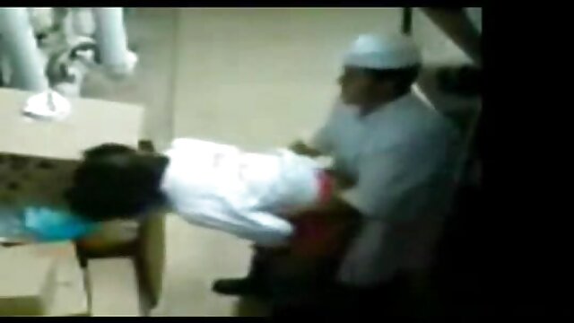 Sexo sem registo  Mamilos escuros, vídeo pornô loiras montes de esperma colhido na rata