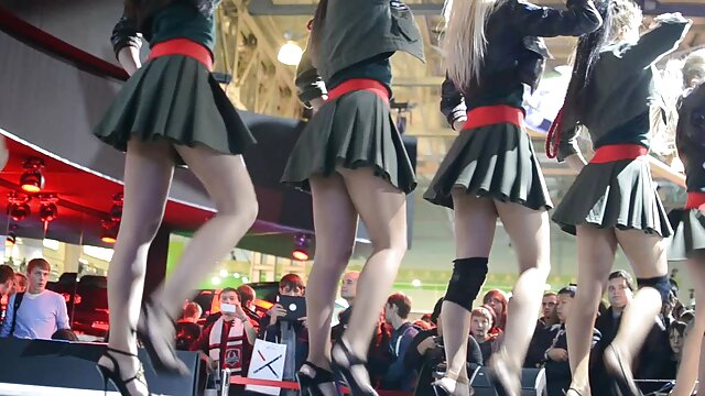 Sexo sem registo  Mamilos velhos vídeo pornô com alexandre frota bombardearam alguns corpos num buraco.