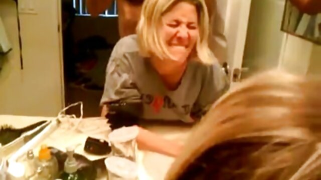 Sexo sem registo  A senhora de Busty com a filme pornô chinês boca cheia fica muito Nova.
